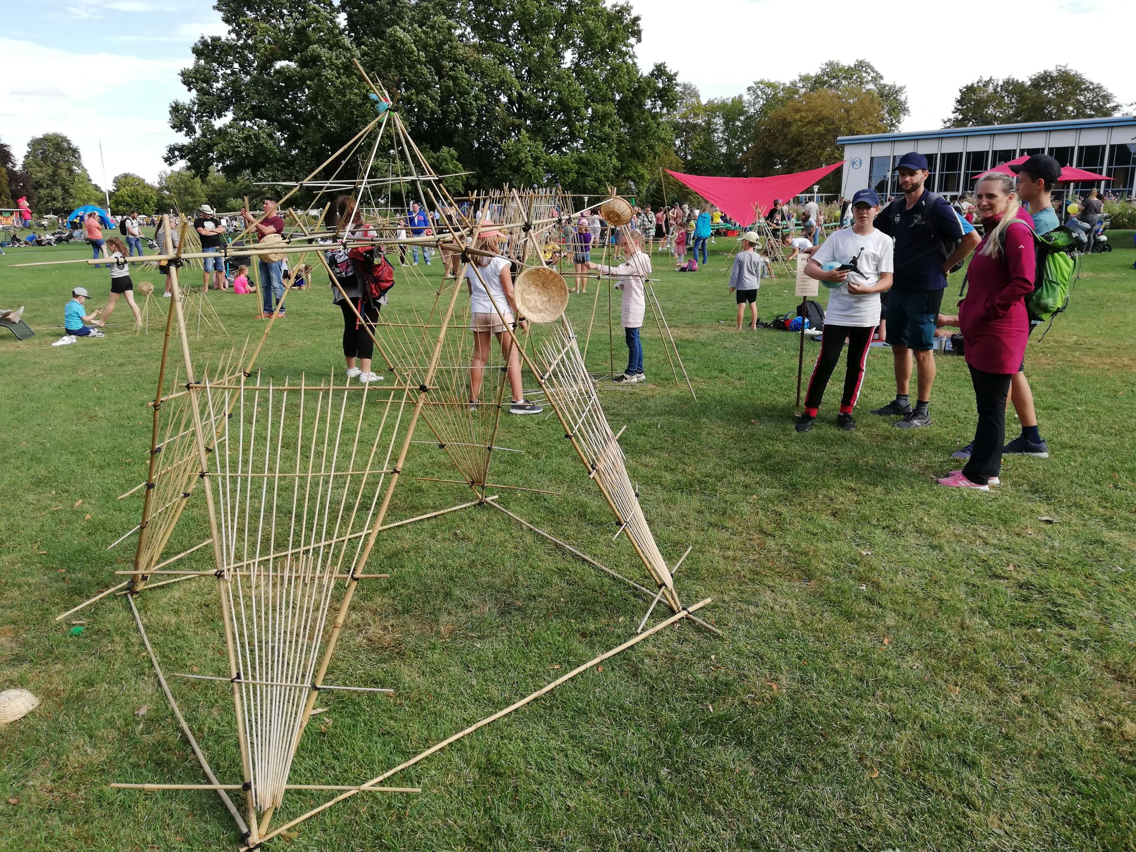 Bambusskulptur in Erfurt im Egapark Kinderanimation Kinderunterhaltung
